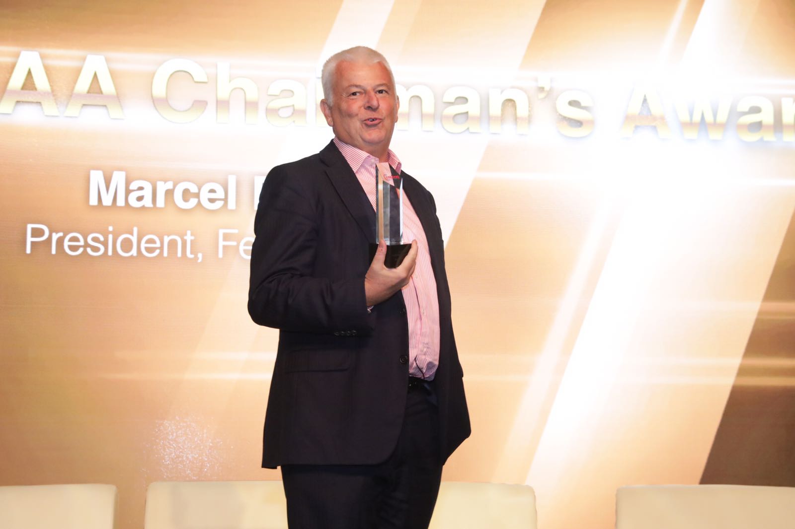 Marcel Fenez receives CASBAA Chairman’s Award 2016 at the CASBAA Convention